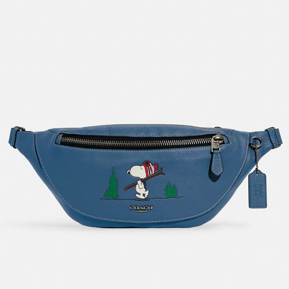 🐶 Coach X Peanuts Warren Belt Bag With Snoopy Christmas Motif - Picture 1 of 10
